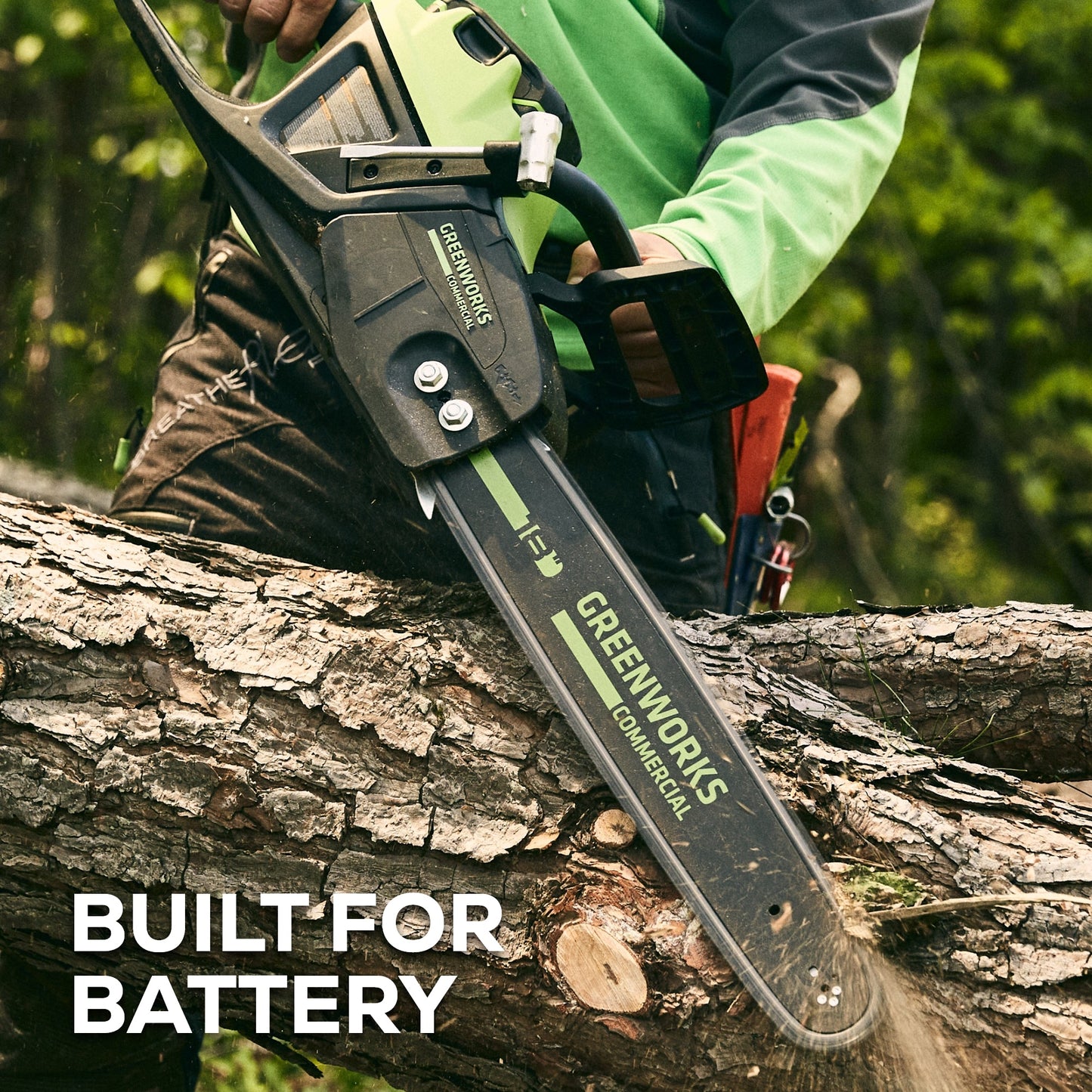 82V 18" 2.7kW Chainsaw with 4Ah Battery and Dual Port Charger